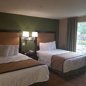 Deluxe Studio 2 Queen Beds Non-Smoking